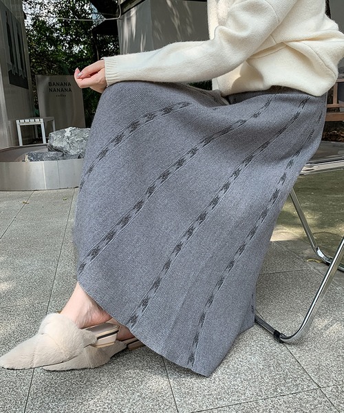 MILAE（ミレ）の「千鳥ラインニットフレアロングスカート（スカート・レディース・ブラック/ピンクベージュ/ブラウン/オフホワイト/グレー・FREE）」の19枚目の写真