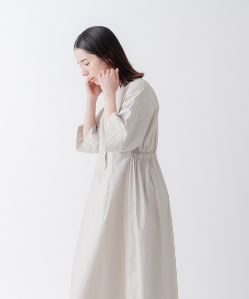 Kelen(ケレン)の「「KELEN/ケレン」ワイドシルエットワンピース(ワンピース・レディース・チャコールグレー/ライトベージュ・M/S)」の4枚目の写真