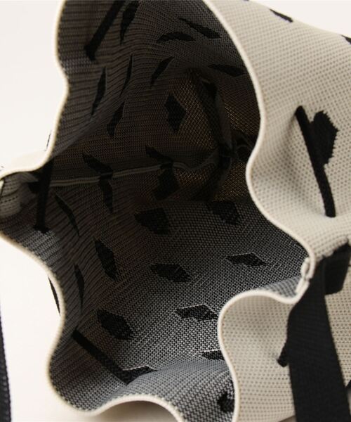 TONE SELECT GOODS(トーンセレクトグッズ)の「Liaa/ ハート柄ニットショルダーバッグ A18184(ショルダーバッグ・レディース・ホワイト/ピンク・FREE)」の10枚目の写真