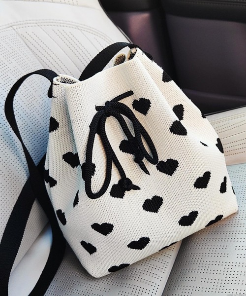 TONE SELECT GOODS(トーンセレクトグッズ)の「Liaa/ ハート柄ニットショルダーバッグ A18184(ショルダーバッグ・レディース・ホワイト/ピンク・FREE)」の3枚目の写真