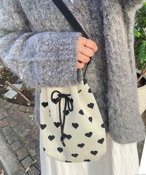 TONE SELECT GOODS(トーンセレクトグッズ)の「Liaa/ ハート柄ニットショルダーバッグ A18184(ショルダーバッグ・レディース・ホワイト/ピンク・FREE)」の5枚目の写真