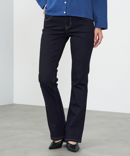 C17（シーセブンティーン）の「C17 ブーツカットデニムパンツ（デニムパンツ・レディース・ブラック/インディゴブルー/ダークインディゴブルー/ブルー・32/30/31/27/28/29/26）」の5枚目の写真