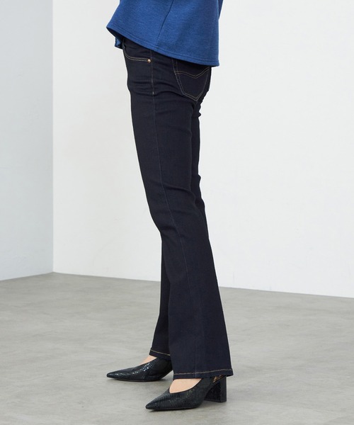 C17（シーセブンティーン）の「C17 ブーツカットデニムパンツ（デニムパンツ・レディース・ブラック/インディゴブルー/ダークインディゴブルー/ブルー・32/30/31/27/28/29/26）」の6枚目の写真