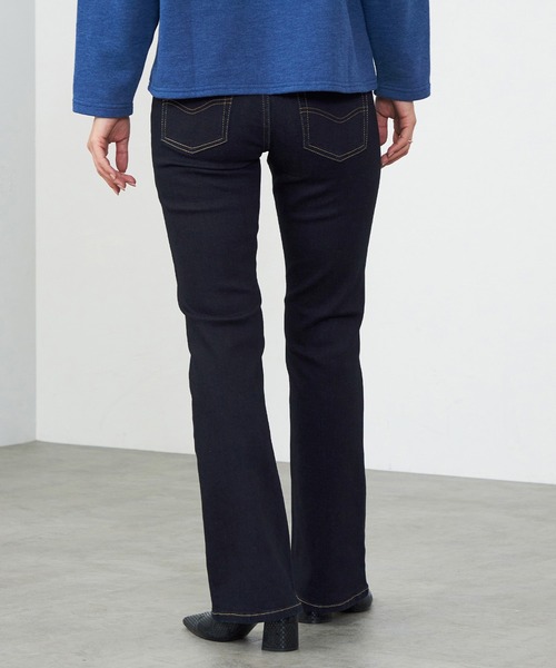 C17（シーセブンティーン）の「C17 ブーツカットデニムパンツ（デニムパンツ・レディース・ブラック/インディゴブルー/ダークインディゴブルー/ブルー・32/30/31/27/28/29/26）」の8枚目の写真