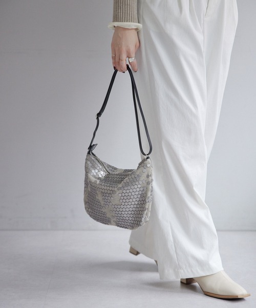 tee Lisa（ティーリサ）の「【Tee Lisa(ティーリサ)】ドットショルダーバッグ（ショルダーバッグ・レディース・アンティークシルバー・FREE）」の11枚目の写真