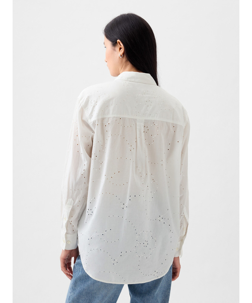 GAP(ギャップ)の「アイレット ビッグシャツ(シャツ/ブラウス・レディース・ホワイト/ネイビー・M/L/XS/XXS/S)」の4枚目の写真