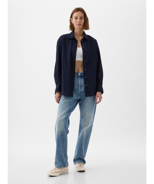 GAP(ギャップ)の「アイレット ビッグシャツ(シャツ/ブラウス・レディース・ホワイト/ネイビー・M/L/XS/XXS/S)」の5枚目の写真