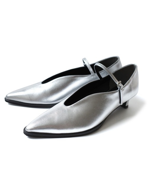 AmiAmi（アミアミ）の「【2026SS再販】柔らか！ローヒール ポインテッドトゥ メリージェーンパンプス（パンプス・レディース・ホワイト/ブラック/ブラック系その他/シルバー/ブラック系その他2/ガンメタ/ブルー系その他/ブラック系その他3/シルバー系その他/ブラック系その他4・L/LL/M/S）」の18枚目の写真