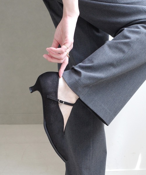 AmiAmi（アミアミ）の「【2026SS再販】柔らか！ローヒール ポインテッドトゥ メリージェーンパンプス（パンプス・レディース・ホワイト/ブラック/ブラック系その他/シルバー/ブラック系その他2/ガンメタ/ブルー系その他/ブラック系その他3/シルバー系その他/ブラック系その他4・L/LL/M/S）」の14枚目の写真