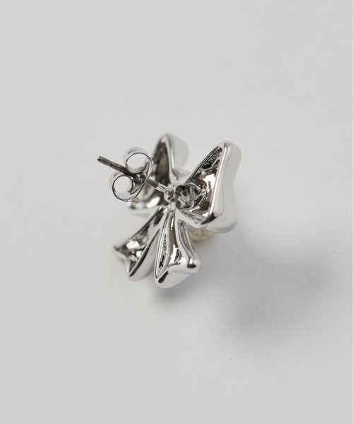 Carmelo（カーメロ）の「メイデンピアス / Maiden pierce