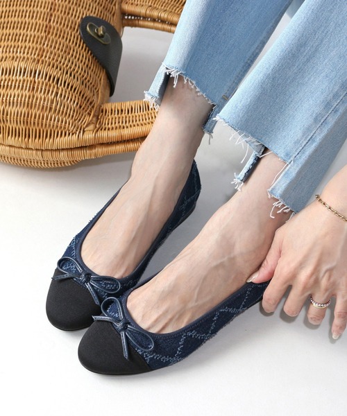 Fin（フィン）の「トゥキャップバレエシューズ【低反発スポンジ入り】（バレエシューズ・レディース・ネイビー/ブラック系その他/ベージュ/ブラック・22.5cm/23cm/23.5cm/24cm/24.5cm/25cm）」の4枚目の写真