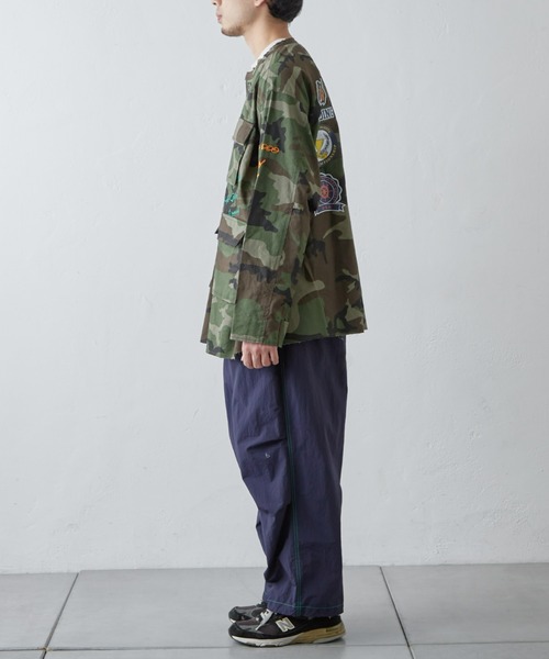 SOUNDSGOOOOD（サウンズグッド）の「【SOUNDS GOOOOD / サウンズグッド】総柄刺繍ノーカラーミリタリージャケット（ミリタリージャケット・メンズ・ベージュ/カーキ・ONE SIZE）」の19枚目の写真
