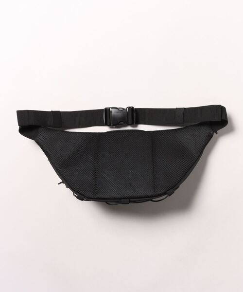 Dickies（ディッキーズ）の「DICKIES / DK RETRO ACTIVE WAISTBAG / 80311000（ボディバッグ/ウエストポーチ・レディース・ブラック系その他/オフホワイト/ブラック・ONESIZE）」の4枚目の写真