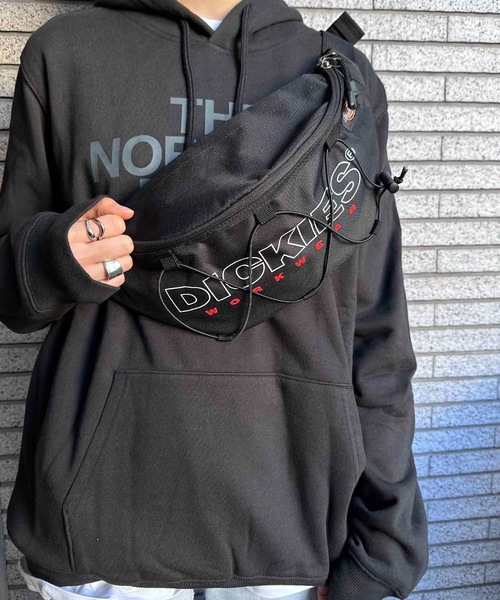Dickies（ディッキーズ）の「DICKIES / DK RETRO ACTIVE WAISTBAG / 80311000（ボディバッグ/ウエストポーチ・レディース・ブラック系その他/オフホワイト/ブラック・ONESIZE）」の2枚目の写真