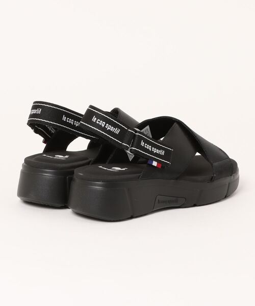 le coq sportif(ルコックスポルティフ)の「クロスベルトスニーカーサンダル(LCS ロワール CB SD / LCS LOIRE CB SD)(サンダル・レディース・ブラック/ベージュ/ネイビー・L/LL/M)」の4枚目の写真