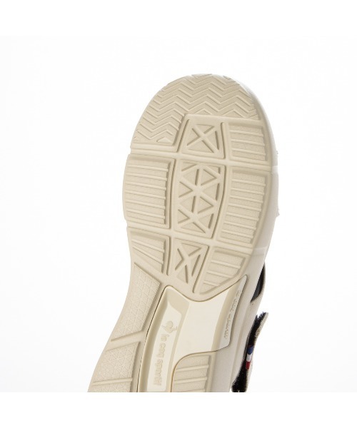 le coq sportif(ルコックスポルティフ)の「クロスベルトスニーカーサンダル(LCS ロワール CB SD / LCS LOIRE CB SD)(サンダル・レディース・ブラック/ベージュ/ネイビー・L/LL/M)」の9枚目の写真