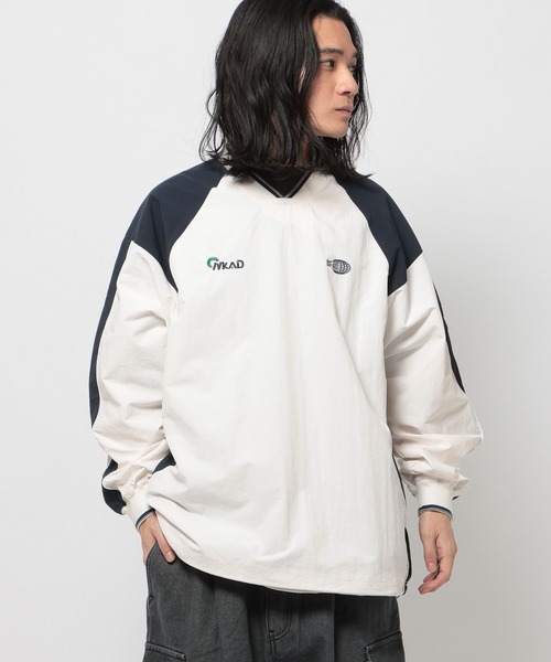 niko and（ニコアンド）の「ナイロンゲームシャツプルオーバー