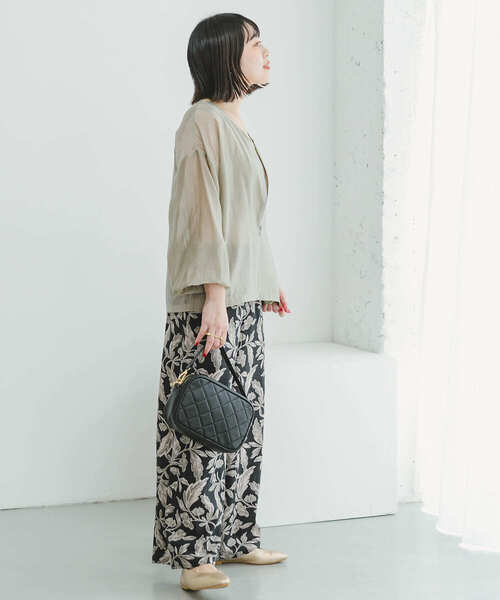 ITEMS URBANRESEARCH(アイテムズ アーバンリサーチ)の「シアーVネックブルゾン(ブルゾン・レディース・ベージュ系その他/ブラウン・FREE)」の7枚目の写真