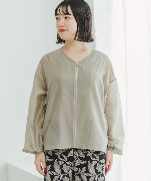 ITEMS URBANRESEARCH(アイテムズ アーバンリサーチ)の「シアーVネックブルゾン(ブルゾン・レディース・ベージュ系その他/ブラウン・FREE)」の15枚目の写真