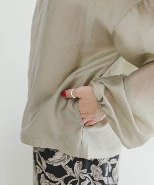 ITEMS URBANRESEARCH(アイテムズ アーバンリサーチ)の「シアーVネックブルゾン(ブルゾン・レディース・ベージュ系その他/ブラウン・FREE)」の21枚目の写真