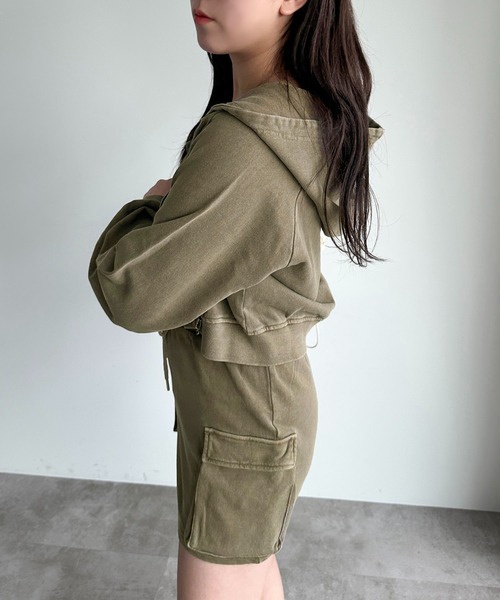 apres jour mignon（アプレジュールミニョン）の「ピグメントクロップドパーカ―（パーカー・レディース・カーキ/ブラウン系その他/ブラック系その他/ネイビー・X-LARGE/フリー）」の9枚目の写真