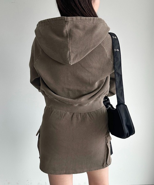 apres jour mignon（アプレジュールミニョン）の「ピグメントクロップドパーカ―（パーカー・レディース・カーキ/ブラウン系その他/ブラック系その他/ネイビー・X-LARGE/フリー）」の13枚目の写真