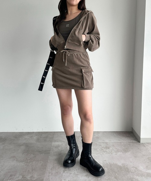 apres jour mignon（アプレジュールミニョン）の「ピグメントクロップドパーカ―（パーカー・レディース・カーキ/ブラウン系その他/ブラック系その他/ネイビー・X-LARGE/フリー）」の12枚目の写真