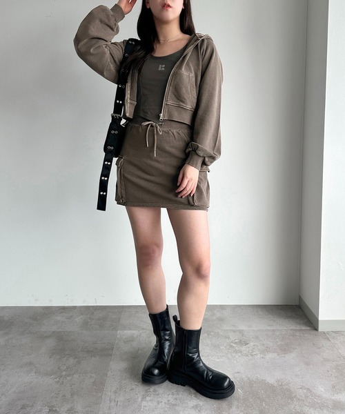 apres jour mignon（アプレジュールミニョン）の「ピグメントクロップドパーカ―（パーカー・レディース・カーキ/ブラウン系その他/ブラック系その他/ネイビー・X-LARGE/フリー）」の11枚目の写真