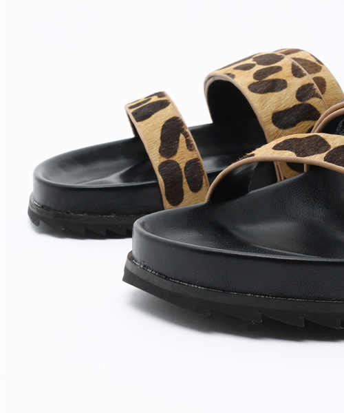 MOUSSY（マウジー）の「FLAT SANDAL（サンダル・レディース・ブラウン系その他/ブラック・MEDIUM/SMALL/LARGE）」の6枚目の写真