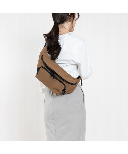 MARGARET HOWELL idea(マーガレット・ハウエルアイデア)の「MARGARET HOWELL idea(マーガレット・ハウエル アイデア) VINTAGE LIKE ボディバッグ(ボディバッグ/ウエストポーチ・メンズ・ネイビー/ブラウン/ブラック・FREE)」の17枚目の写真