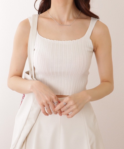 Lace Ladies(レースレディース)の「スクエアネック リブ ニット コンパクト トップス(タンクトップ・レディース・ブラック/ホワイト/ネイビー/アイボリー・FREE)」の9枚目の写真