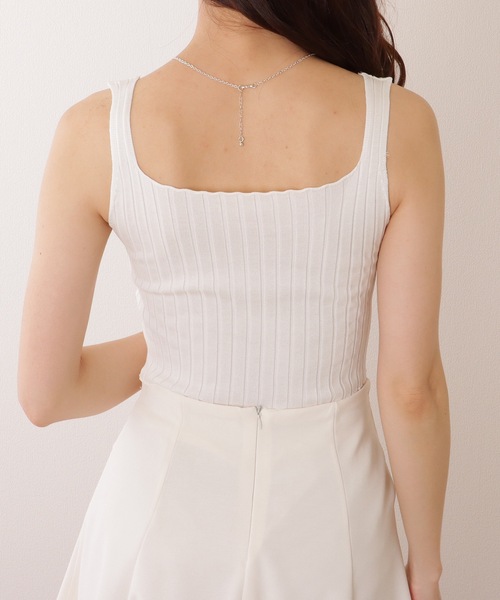Lace Ladies(レースレディース)の「スクエアネック リブ ニット コンパクト トップス(タンクトップ・レディース・ブラック/ホワイト/ネイビー/アイボリー・FREE)」の15枚目の写真