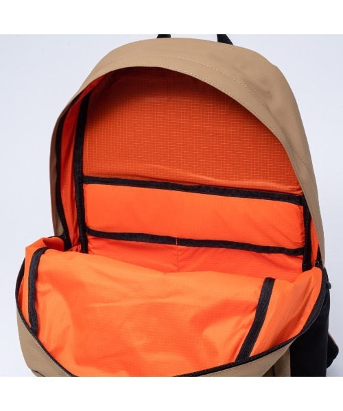 BEAMS DESIGN(ビームス デザイン)の「BEAMSDESIGN(ビームスデザイン)エラスティックメッシュバックパック(L)(バックパック/リュック・メンズ・ネイビー/ブラック/グレー/サンドベージュ・FREE)」の19枚目の写真