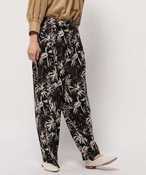 Elura（エルーラ）の「サマーイージー柄ワイドパンツ/126894（その他パンツ・レディース・ネイビー/ブラウン/ブラック・LARGE/MEDIUM/SMALL）」の10枚目の写真