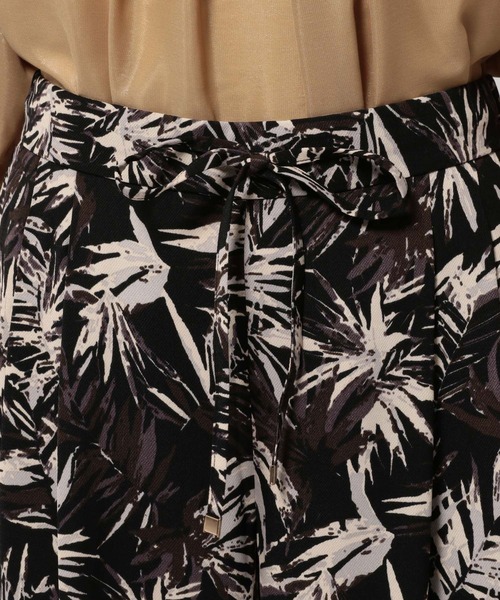 Elura（エルーラ）の「サマーイージー柄ワイドパンツ/126894（その他パンツ・レディース・ネイビー/ブラウン/ブラック・LARGE/MEDIUM/SMALL）」の6枚目の写真