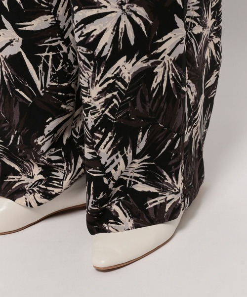 Elura（エルーラ）の「サマーイージー柄ワイドパンツ/126894（その他パンツ・レディース・ネイビー/ブラウン/ブラック・LARGE/MEDIUM/SMALL）」の4枚目の写真