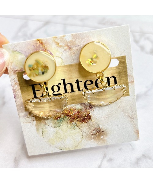tone（トーン）の「【Eighteen】小ぶりクリアタッセルイヤリング(MA)（イヤリング・レディース・クリア・FREE）」の2枚目の写真