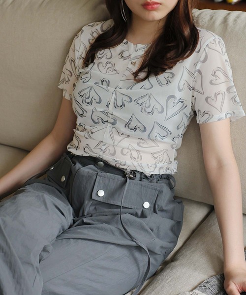 Girly Doll(ガーリードール)の「シアーハート柄トップス(Tシャツ/カットソー・レディース・ホワイト/グレー/ブラック・M/L)」の5枚目の写真