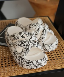 Girly Doll（ガーリードール）の「厚底軽量デザインサンダル（サンダル）」