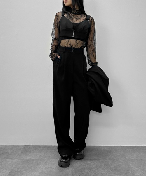 LVEU.(ラブユ.)の「【LVEU.】フレアカフスレースシアートップス / トップス カットソー シアー シースルー レース シャーリング ハイネック フレアカフス 長袖 レイヤード ブラック(Tシャツ/カットソー・レディース・ブラック・FREE)」の2枚目の写真