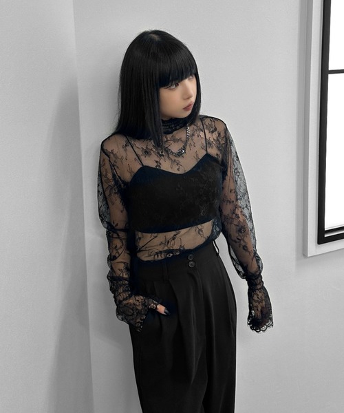 LVEU.(ラブユ.)の「【LVEU.】フレアカフスレースシアートップス / トップス カットソー シアー シースルー レース シャーリング ハイネック フレアカフス 長袖 レイヤード ブラック(Tシャツ/カットソー・レディース・ブラック・FREE)」の3枚目の写真