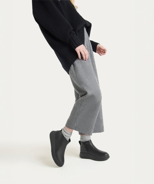 fitflop（フィットフロップ）ブーツ F-LUMA CRYSTAL-BUCKLE レザー ショート ブーツ｜fitflop