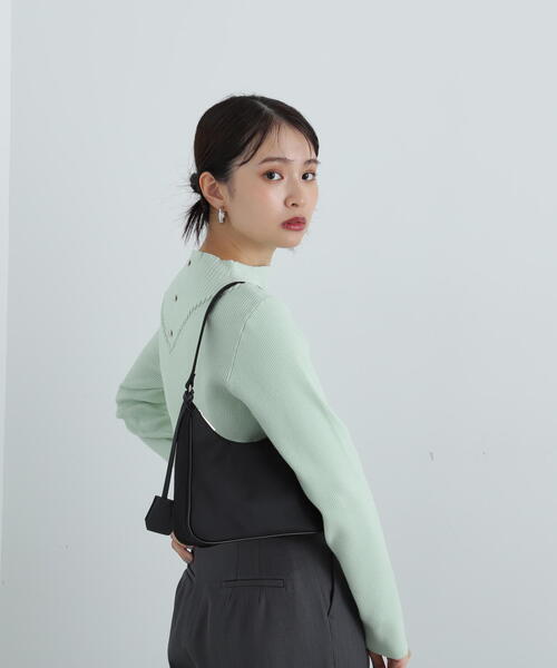 N.（N. Natural Beauty Basic）（エヌエヌナチュラルビューティーベーシック）の「◆サテンミニバッグ（ハンドバッグ・レディース・ブラック/オレンジ・ﾌﾘ-）」の2枚目の写真