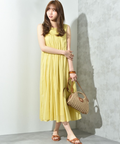 INTERPLANET(インタープラネット)の「綿ボイル2WAYエアリーフレアーワンピース(ワンピース・レディース・カーキ/チャコールグレー/イエロー/グリーン・FREE)」の4枚目の写真