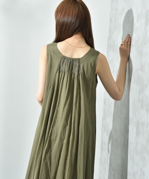 INTERPLANET(インタープラネット)の「綿ボイル2WAYエアリーフレアーワンピース(ワンピース・レディース・カーキ/チャコールグレー/イエロー/グリーン・FREE)」の19枚目の写真