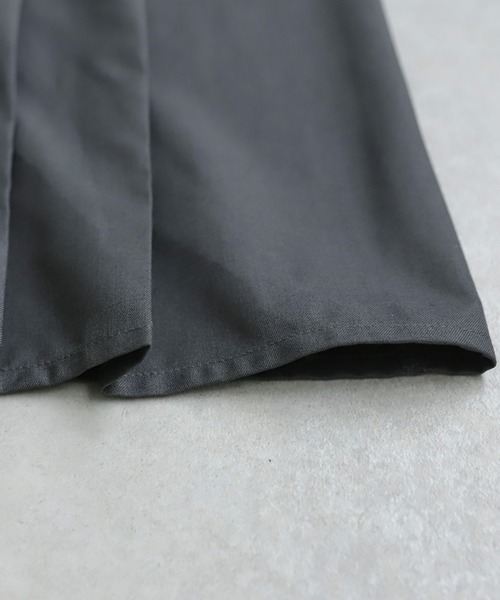 antiqua(アンティカ)の「アシメプリーツサロペット(サロペット/オーバーオール・レディース・グレー/ブラック・ONESIZE)」の20枚目の写真
