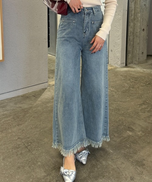 efill（エフィル）の「裾 フリンジ デニムパンツ（デニムパンツ・レディース・ダークブルー・S）」の2枚目の写真