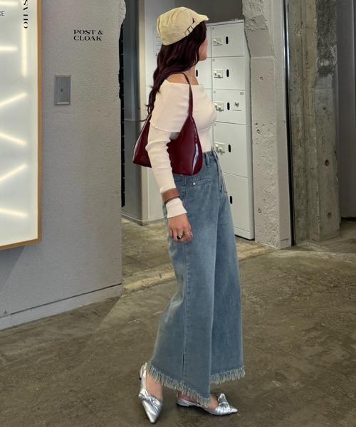 efill（エフィル）の「裾 フリンジ デニムパンツ（デニムパンツ・レディース・ダークブルー・S）」の4枚目の写真