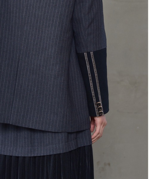 Muel Chic(ミュエルシック)の「Olsen Jacket オルセンジャケット(テーラードジャケット・レディース・ブラウン/チャコールグレー・FREE)」の13枚目の写真