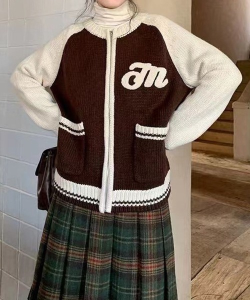 LYEON（リヨン）の「サガラ刺繍ジップアップニットブルゾン/ノーカラー配色ニットカーディガン（ブルゾン・レディース・ブラウン/ネイビー・FREE）」の8枚目の写真